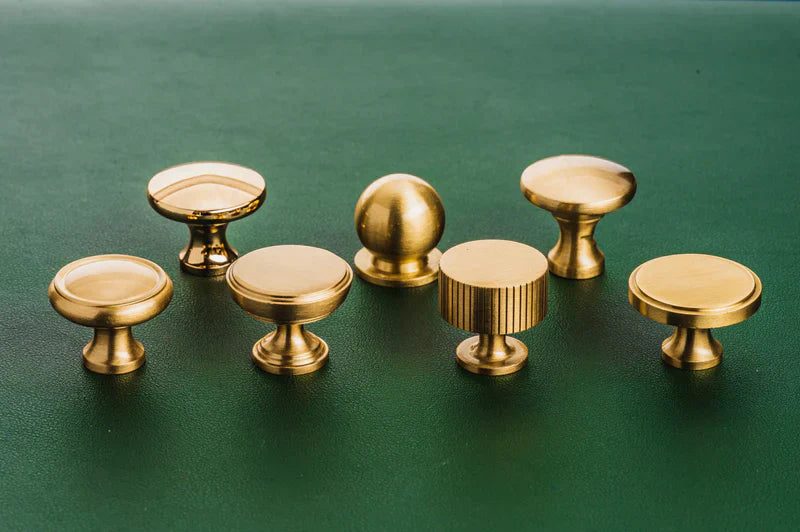 Lever Handles vs Door Knobs