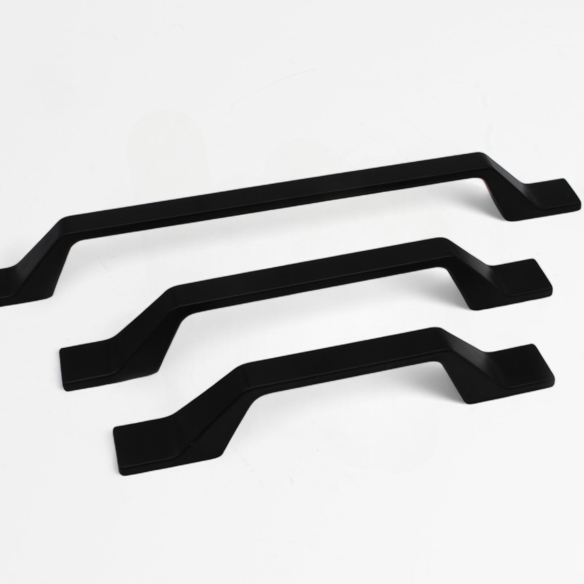 Milo Matt Black Handle