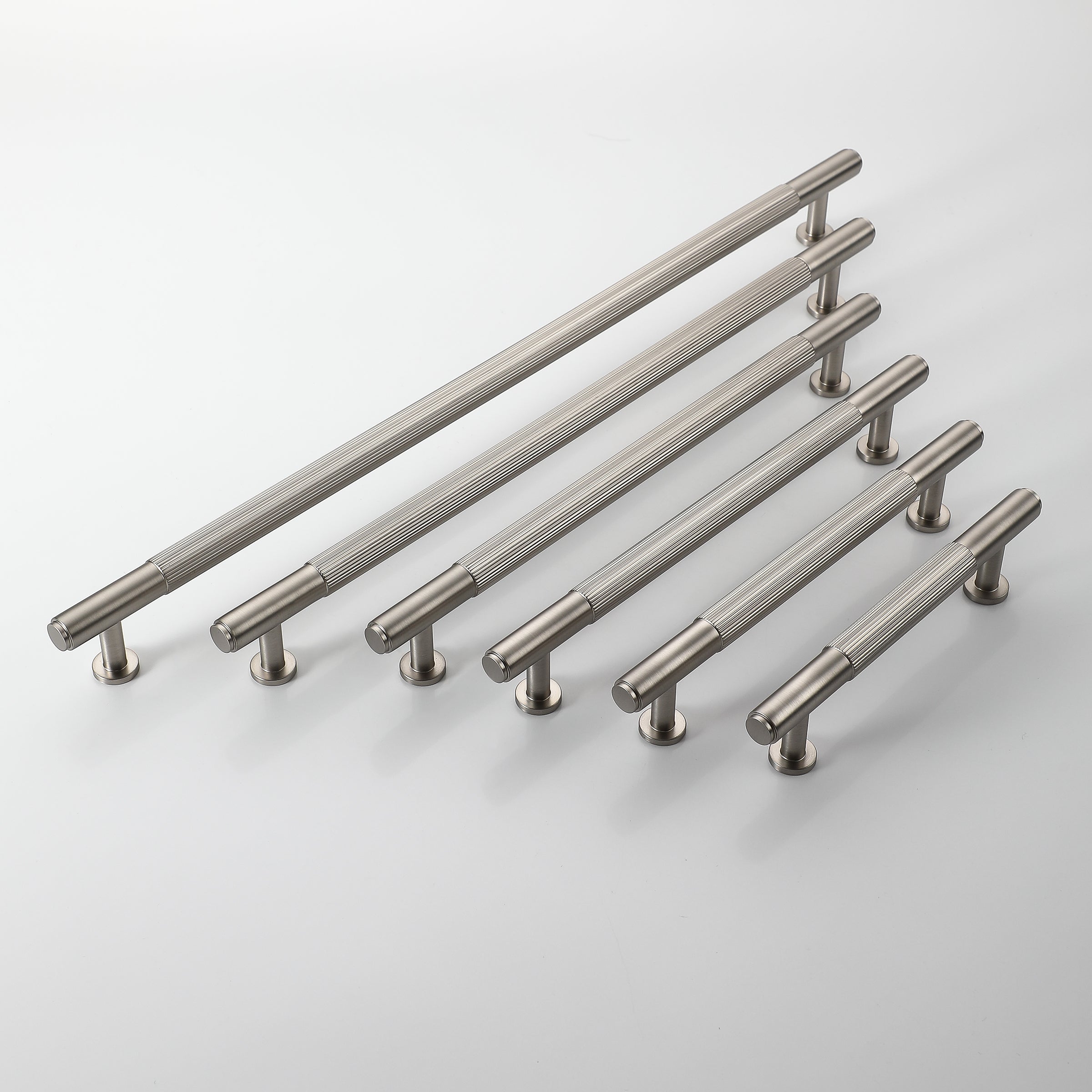 Stria Brass Handle