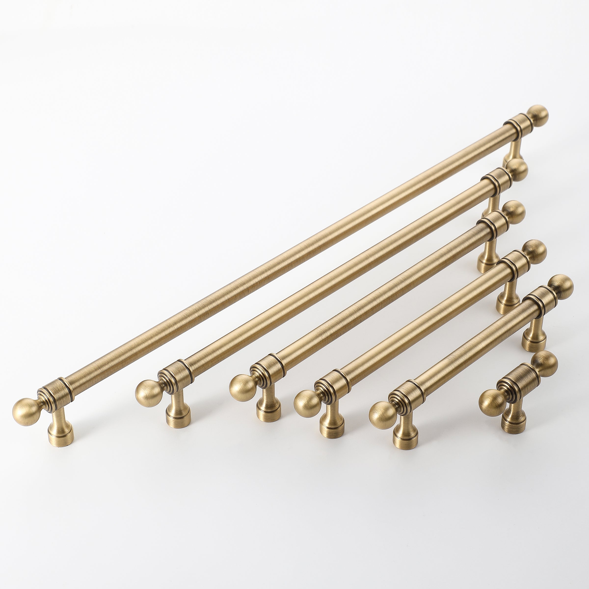 Glossy Grace Handles Aged brass