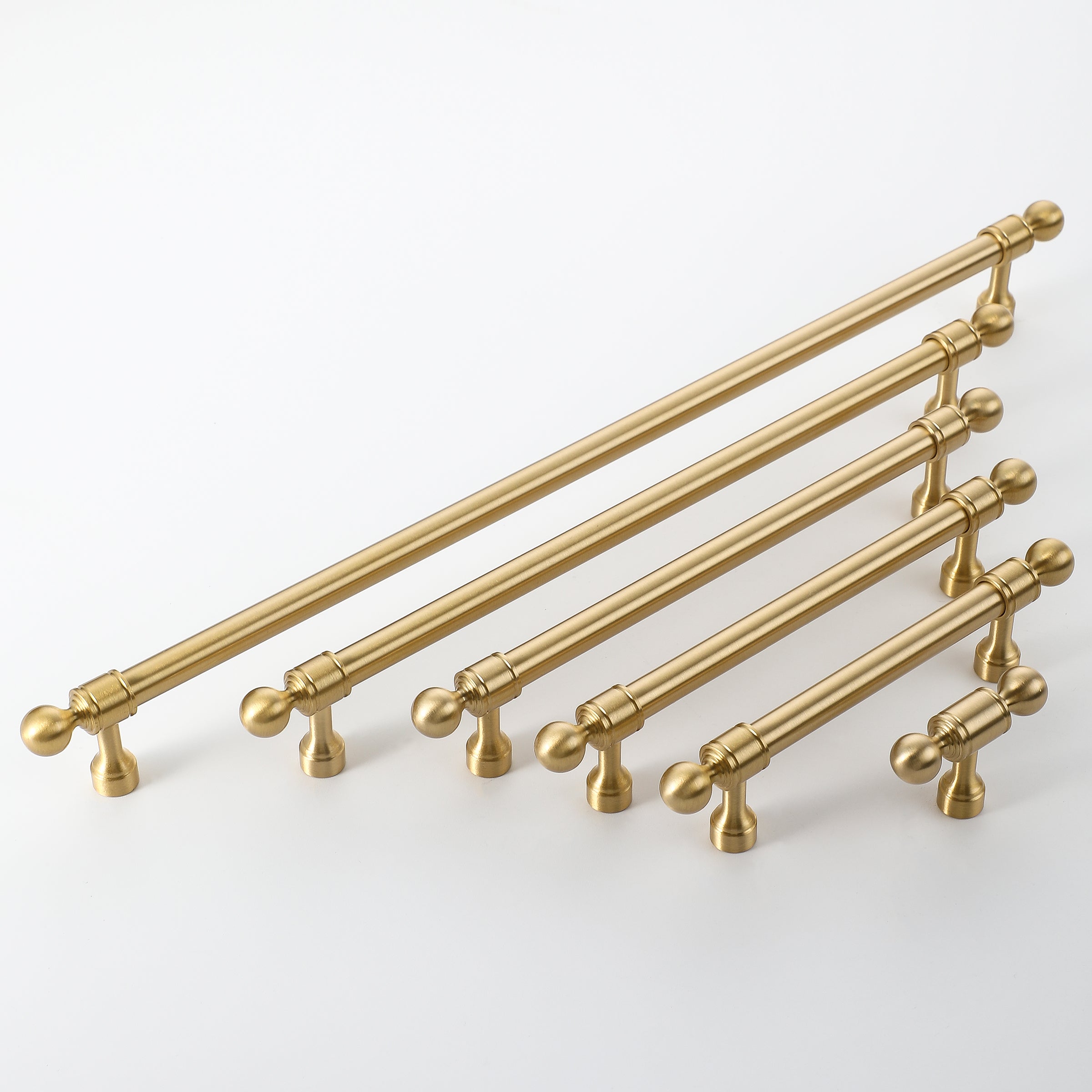 Glossy Grace Handles in brushed brass