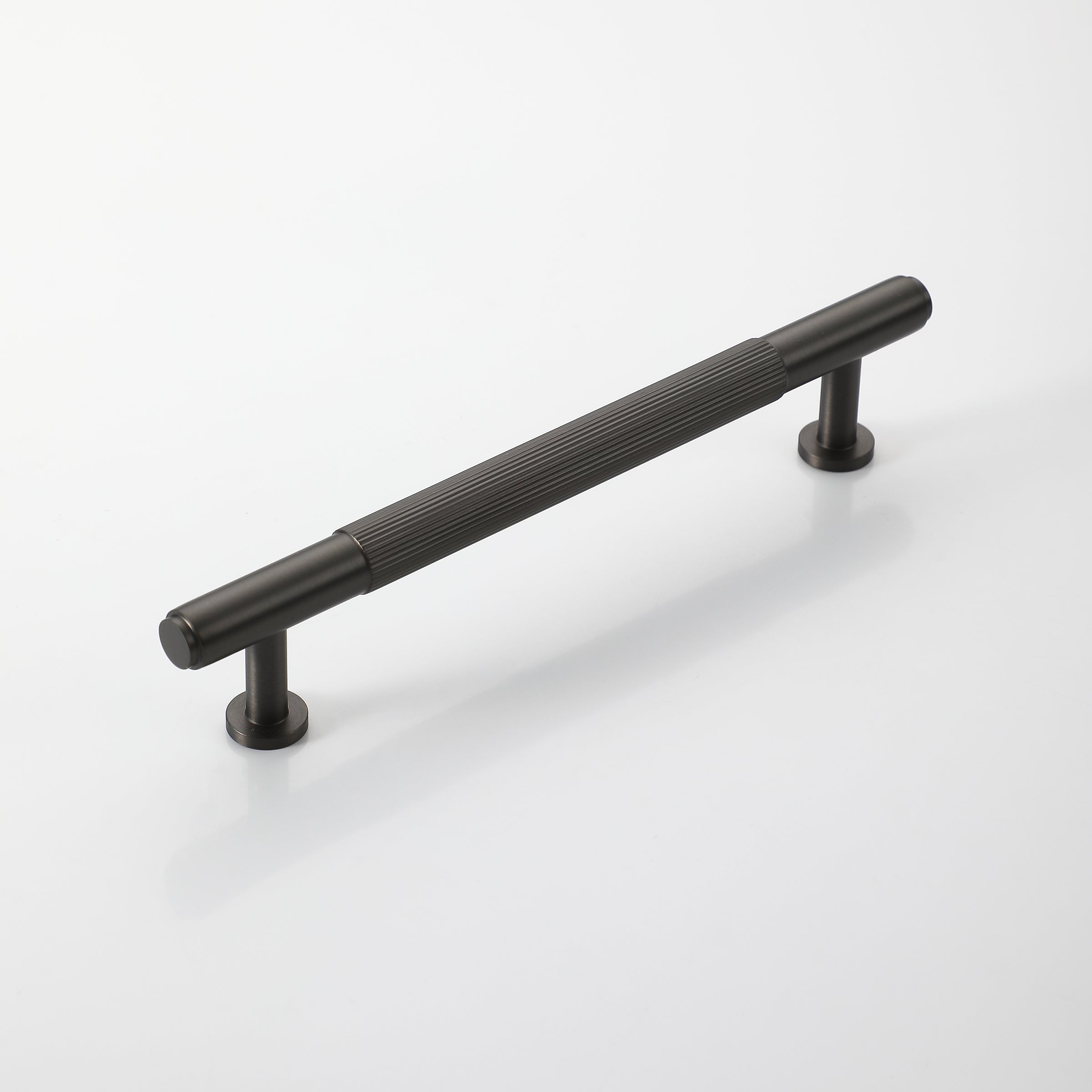 Stria Brass Handle