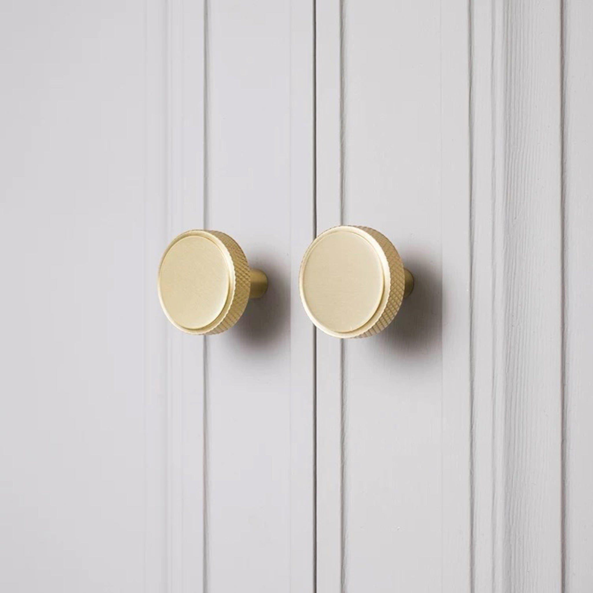 Knurled Brass Cylinder Pull in home view