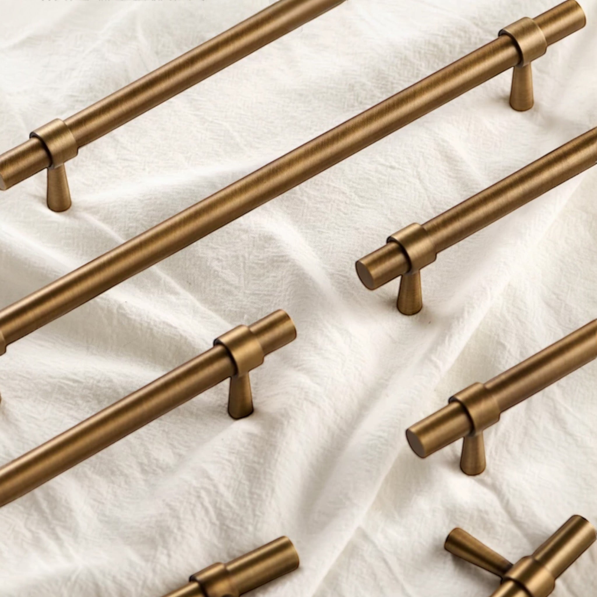 Belgravia Brass Handle in detailed view