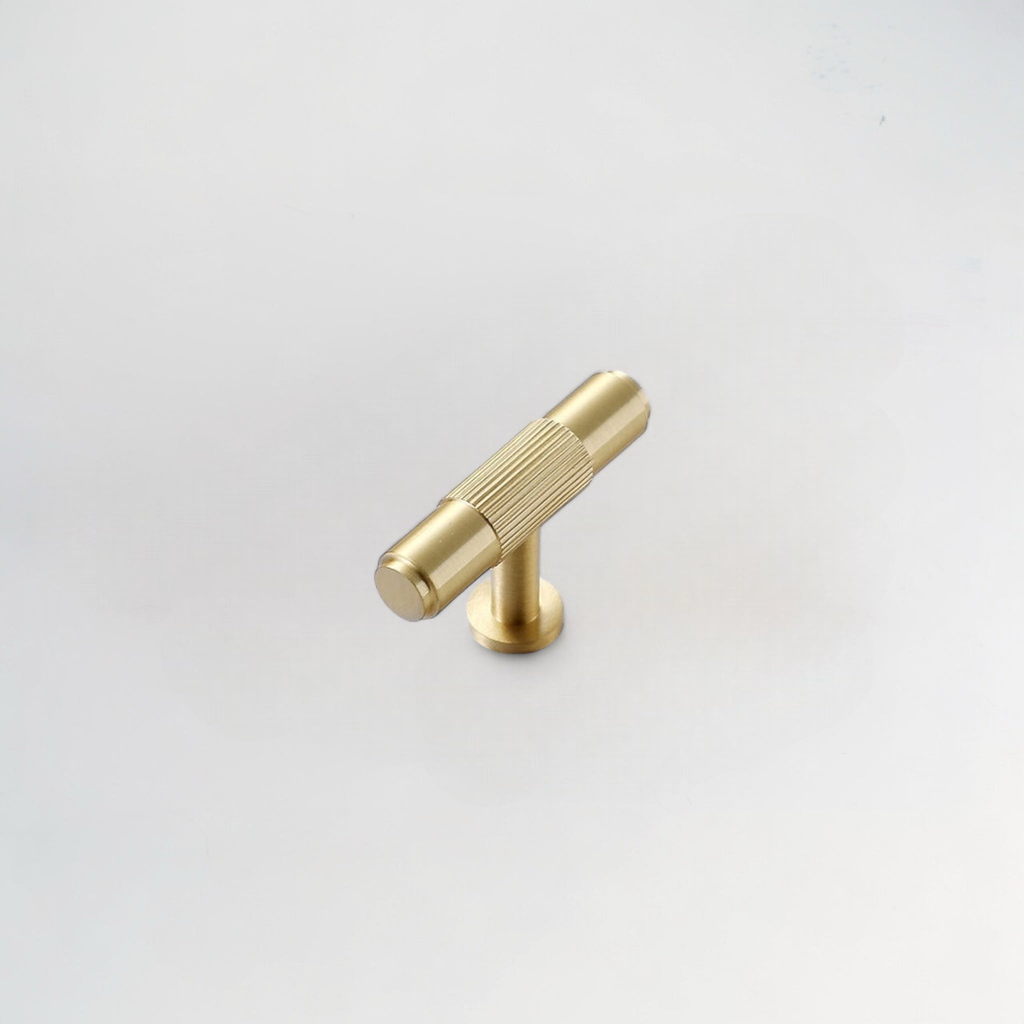 Stria Brass Handle