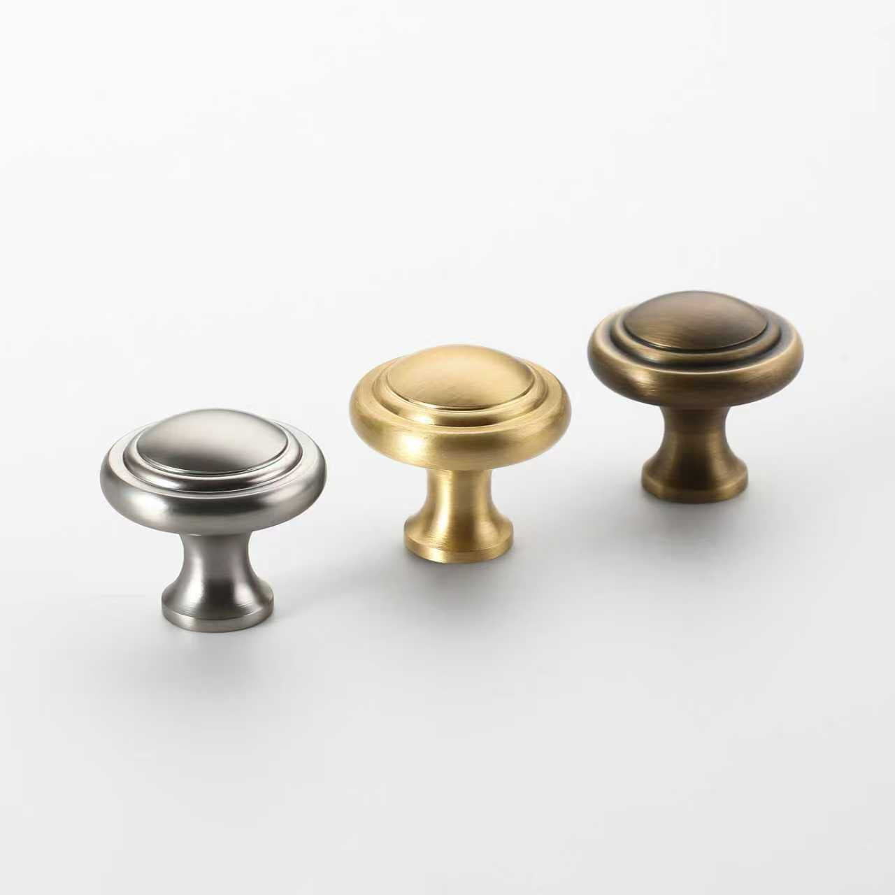 Chateau Brass Knob